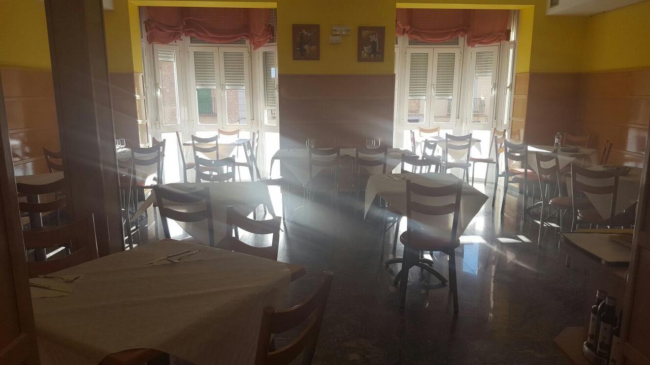 Hostal Restaurante San Juan Molina de Aragon Extérieur photo